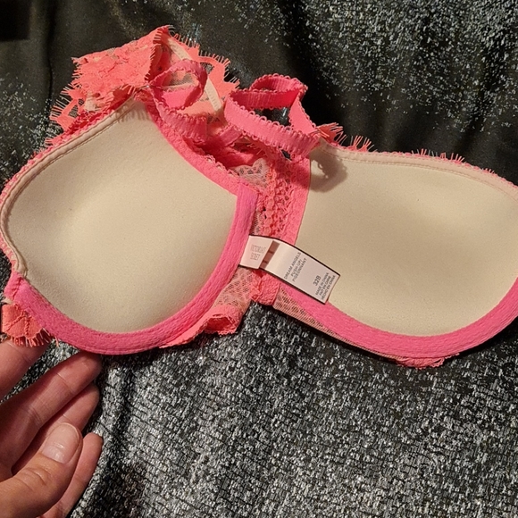 Victora secrets bra - Picture 4 of 4